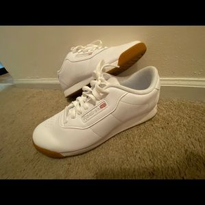 Worn twice. Size 9. White Reebok